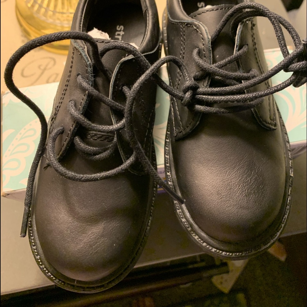 NWOT Stride Rite Black dress shoe